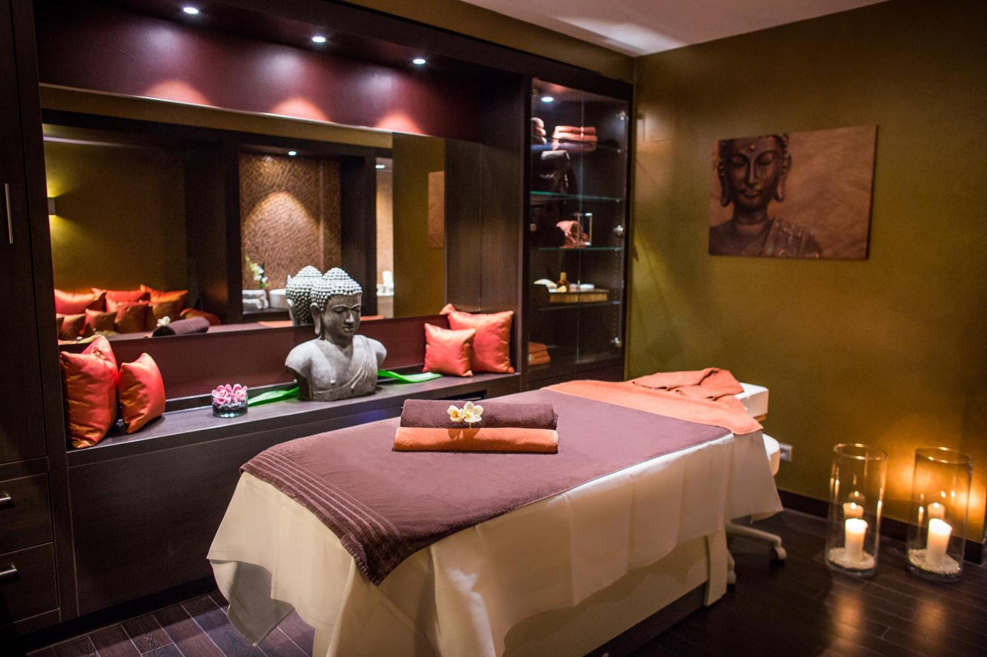 فندق شتايغنبيرغر غراف زيبلين شتوتغارت المظهر الخارجي الصورة A massage bed