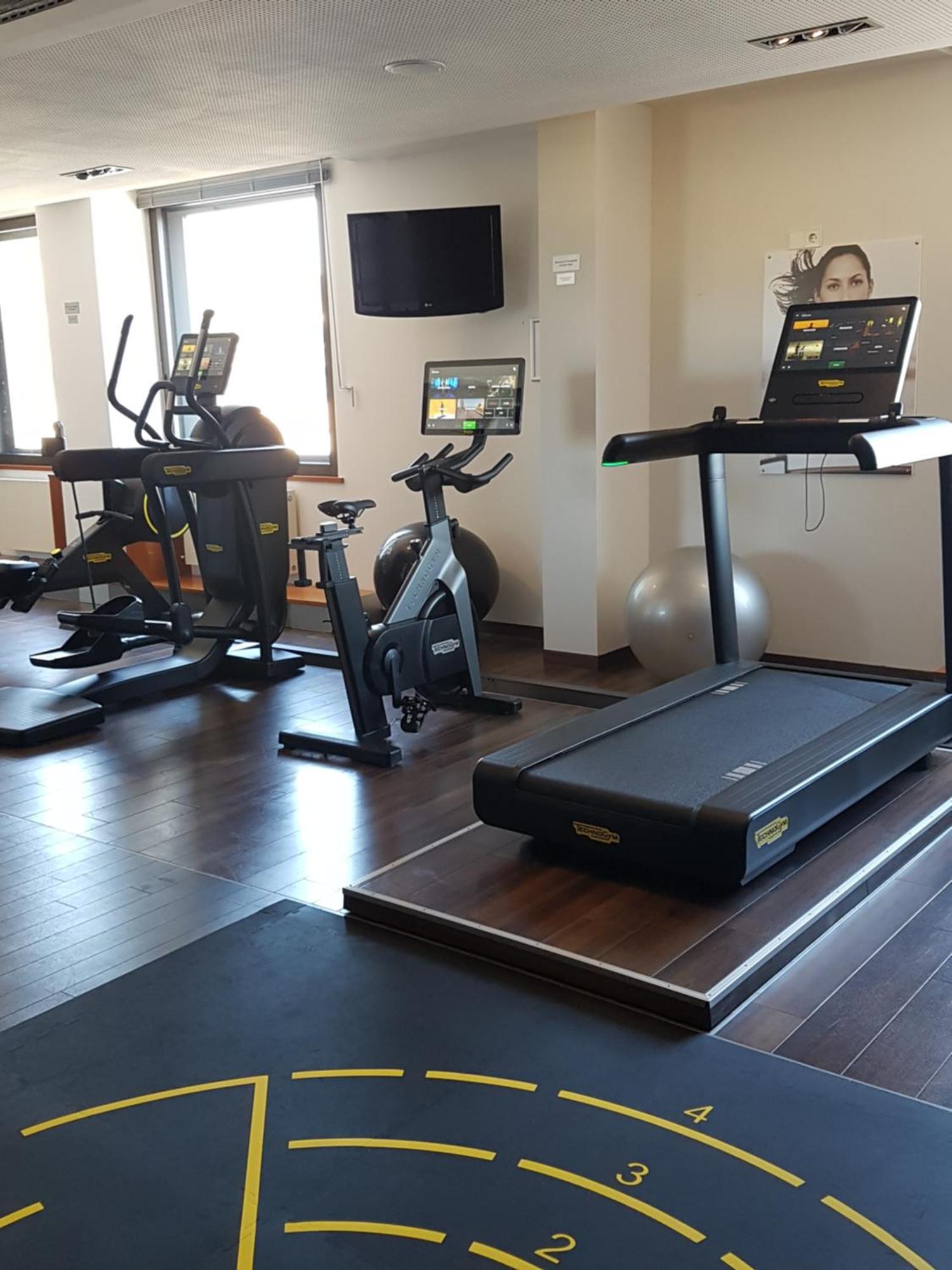 فندق شتايغنبيرغر غراف زيبلين شتوتغارت المظهر الخارجي الصورة Technogym Wellness Suite